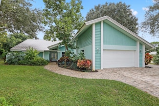 6138 Wood Lake Rd, Jupiter, FL 33458