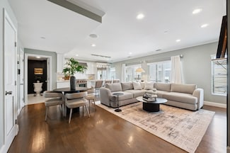 280 W 5th St Unit 201, Boston, MA 02127