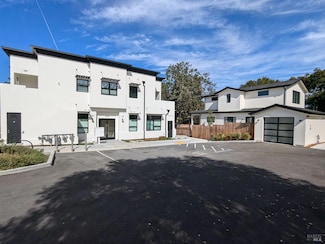 7631 Healdsburg Ave, Sebastopol, CA 95472