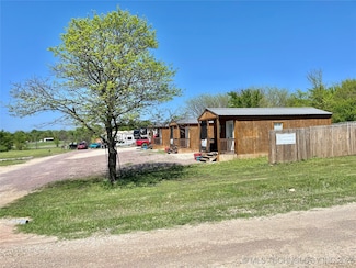 9322 Mcduffee Rd, Kingston, OK 73439