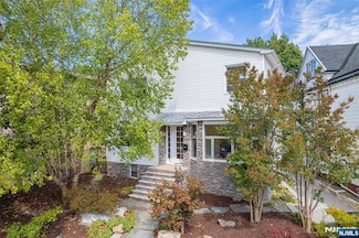 51 W 48th St, Bayonne, NJ 07002