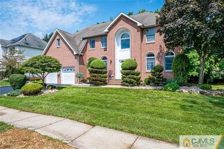 16 Sonia Ct, Edison, NJ 08820