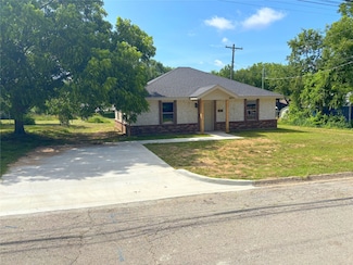 803 Hulme St, Bowie, TX 76230