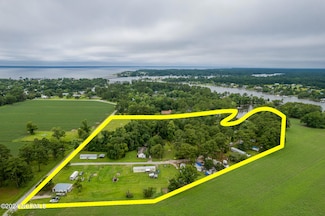 130 Holiday, Oriental, NC 28571