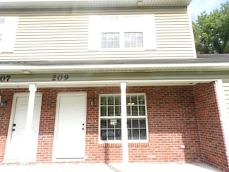 209 Palace Cir, Jacksonville, NC 28546