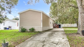 6890 NE 1st Place, Ocala, FL 34470