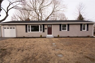 81 Duchess St, Warwick, RI 02886