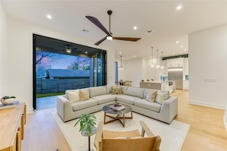 2401 Trailside Dr Unit B, Austin, TX 78704