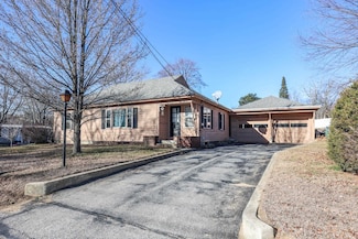 5 Fairview Ave, Pembroke, NH 03275