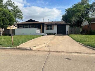 5326 NW Columbia Ave, Lawton, OK 73505