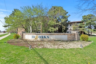 990 Perrie Dr Unit 201, Elk Grove Village, IL 60007