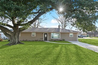 141 River Oaks Dr, Luling, LA 70070