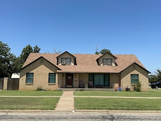 1500 W 9th St, Plainview, TX 79072