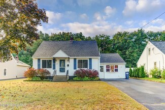 1134 Fayette Dr, Schenectady, NY 12303