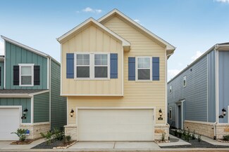 566 Avisa Dr, Kemah, TX 77565