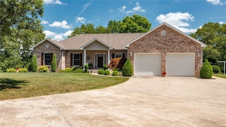 8434 N Meadowview Rd, Effingham, IL 62401