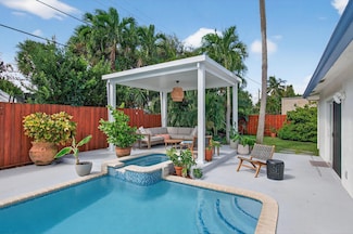 802 Mallard Dr, Delray Beach, FL 33444