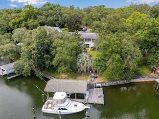 123 Star Dr, Fort Walton Beach, FL 32547