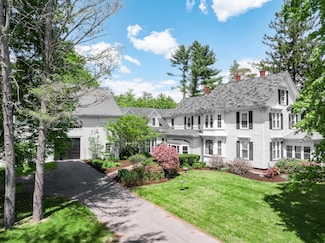 1290 State St, Veazie, ME 04401
