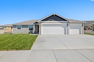 6562 W 30th Place, Kennewick, WA 99338