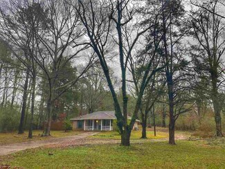 3196 James Rd, Hazlehurst, MS 39083
