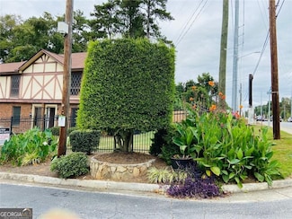 3293 Abbeywood Dr, Decatur, GA 30034