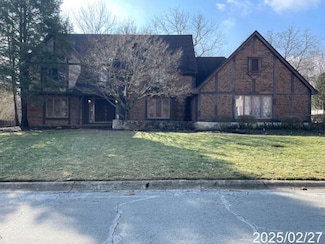 825 Bluffview Dr, Columbus, OH 43235
