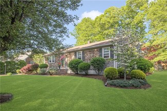 15 Fern Dr, Warren, RI 02885