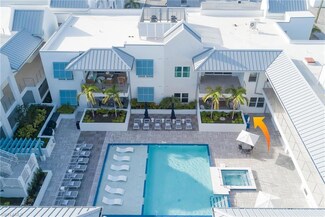 201 8th St S Unit 208, Naples, FL 34102