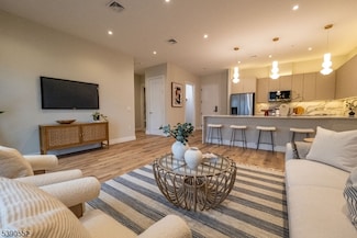 1722 Springfield Ave Unit 406, Maplewood, NJ 07040