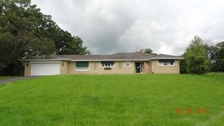 10 Oakdene Dr, Barrington, IL 60010