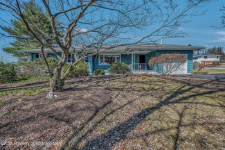 14 Laurel Dr, Scott Township, PA 18411