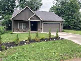 126 Wetmore Ave, Grand River, OH 44045