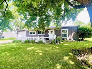 943 Hollis Dr, Elyria, OH 44035
