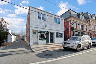 75 South St, Oyster Bay, NY 11771