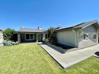 320 E Woodrow St, Taft, CA 93268