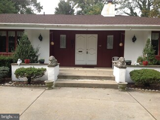 118 Howard St, Riverton, NJ 08077