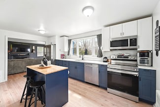 51 Hebron Rd, Marlborough, CT 06447