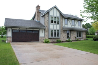 S80W17402 Haven Dr, Muskego, WI 53150