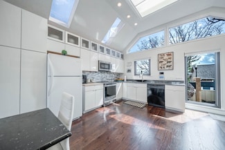 166 Falls Point Dr Unit 2B, Lake Ozark, MO 65049