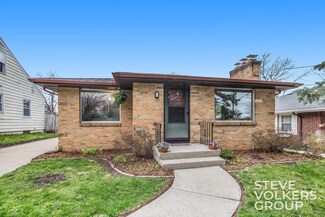 1415 Hillcrest Ave NW, Grand Rapids, MI 49504