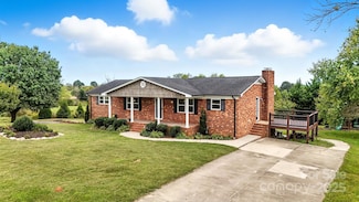 179 Kiziah Ln, Hickory, NC 28601