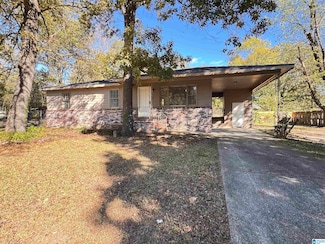 1709 3rd St NW, Center Point, AL 35215