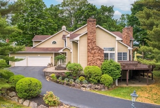 21 Stafford Ln, Bedminster, NJ 07921