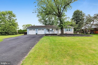 1202 Red Hill Rd, Red Hill, PA 18076