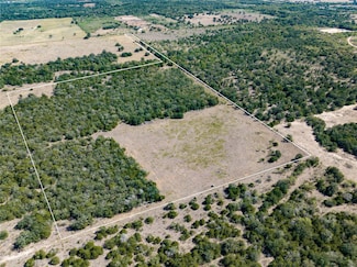 13 Armstrong Derry Rd, Waelder, TX 78959