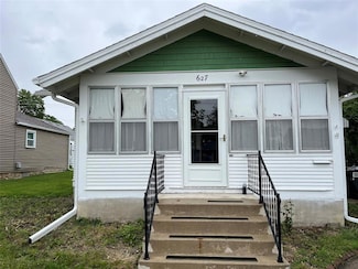627 7th St, Nevada, IA 50201