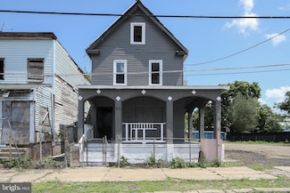 42 Stewart St, Camden, NJ 08105