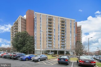 6800 Fleetwood Rd Unit 1004, McLean, VA 22101