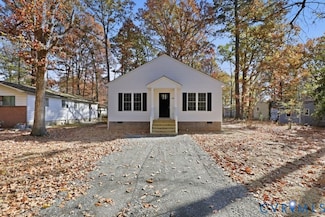 230 Glen St, West Point, VA 23181